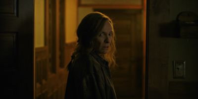 Still from Hereditary (2018) that has been tagged with: doorway & clean single