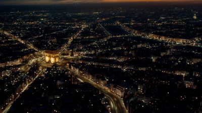 Still from Hugo (2011) that has been tagged with: e1a960 & paris & night