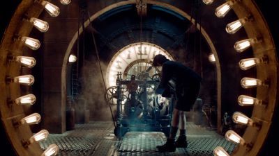 Still from Hugo (2011) that has been tagged with: day & wide shot & frame in a frame