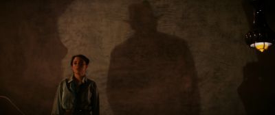 Still from Indiana Jones and the Raiders of the Lost Ark (1981) that has been tagged with: 000000 & practical lamp & shadow & night