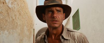 Still from Indiana Jones and the Raiders of the Lost Ark (1981) that has been tagged with: hat & medium close-up & day