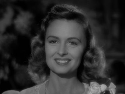 Still from It's A Wonderful Life (1946) that has been tagged with: clean single & black and white