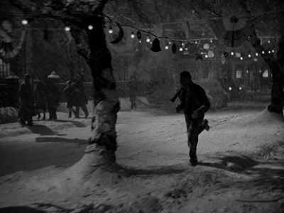 Still from It's A Wonderful Life (1946) that has been tagged with: snow & clean single & street & running