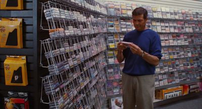 Still from Jackie Brown (1997) that has been tagged with: 6699cc & wide shot & store & clean single