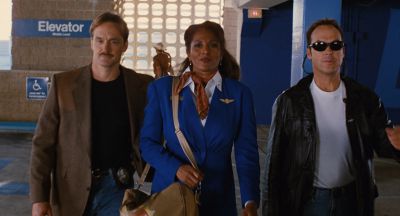 Still from Jackie Brown (1997) that has been tagged with: 24297b & day & three-shot