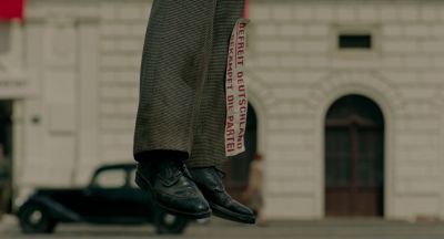 Still from JoJo Rabbit (2019) that has been tagged with: feet & hanging