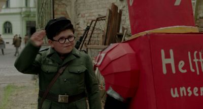 Still from JoJo Rabbit (2019) that has been tagged with: 7e461b