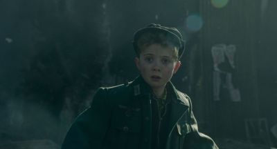 Still from JoJo Rabbit (2019) that has been tagged with: b2bdb5