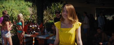 Still from La La Land (2016) that has been tagged with: d9a520