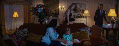 Still from La La Land (2016) that has been tagged with: child & interior & practical lamp