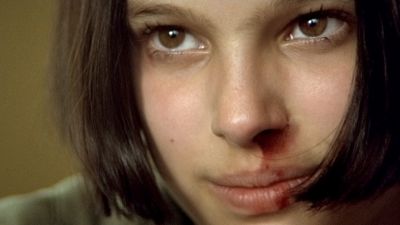 Still from Leon: The Professional (1994) that has been tagged with: day & close-up & blood