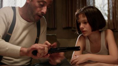 Still from Leon: The Professional (1994) that has been tagged with: ea977b & gun & two-shot
