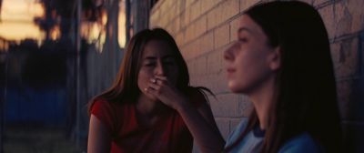 Still from Licorice Pizza (2021) that has been tagged with: sunset & golden hour