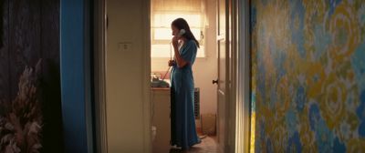 Still from Licorice Pizza (2021) that has been tagged with: day & wide shot & bathroom & doorway