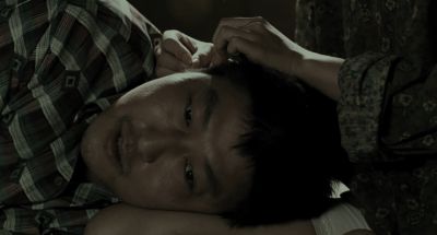 Still from Memories of Murder (2003) that has been tagged with: b2bdb5 & clean single & day