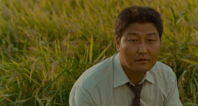 Still from Memories of Murder (2003) that has been tagged with: clean single & day & field & medium shot