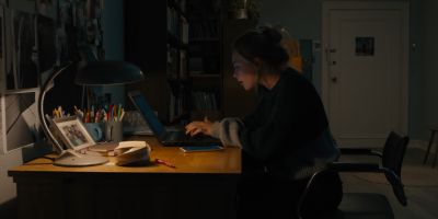 Still from Midsommar (2019) that has been tagged with: desk lamp