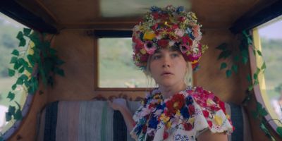 Still from Midsommar (2019) that has been tagged with: medium shot & carriage interior