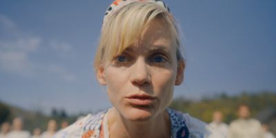 Still from Midsommar (2019) that has been tagged with: low-angle