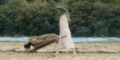 Still from Midsommar (2019) that has been tagged with: dead body