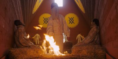 Still from Midsommar (2019) that has been tagged with: dead body