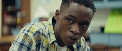 Still from Moonlight (2016) that has been tagged with: 967217 & interior & close-up & medium close-up
