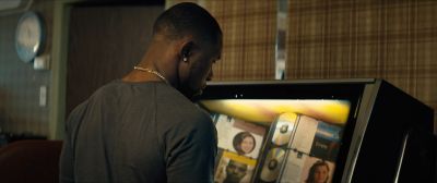 Still from Moonlight (2016) that has been tagged with: over-the-shoulder