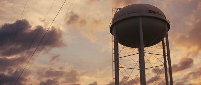 Still from Mud (2013) that has been tagged with: exterior & water tower