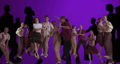 Still from Mulholland Drive (2001) that has been tagged with: dancing & group-shot