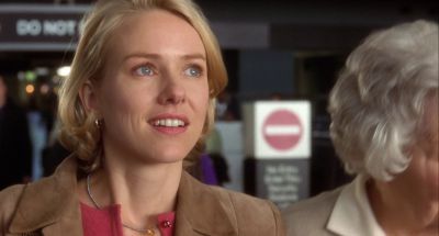 Still from Mulholland Drive (2001) that has been tagged with: 714f38 & clean single & airport & interior
