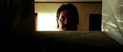 Still from No Country For Old Men (2007) that has been tagged with: b87332 & close-up & interior