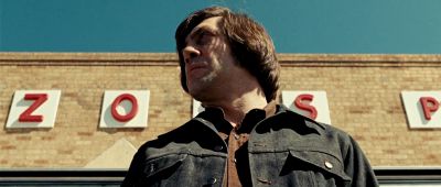 Still from No Country For Old Men (2007) that has been tagged with: parking lot