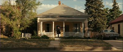 Still from No Country For Old Men (2007) that has been tagged with: wide shot & exterior & day & establishing shot