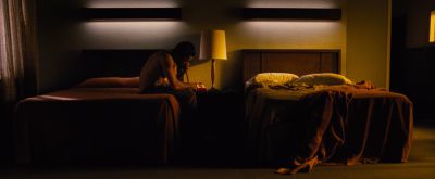 Still from Nocturnal Animals (2016) that has been tagged with: practical lamp