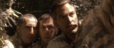 Still from O Brother, Where Art Thou? (2000) that has been tagged with: 714f38 & exterior & three-shot