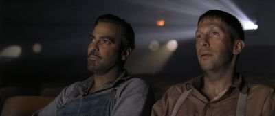 Still from O Brother, Where Art Thou? (2000) that has been tagged with: movie theater