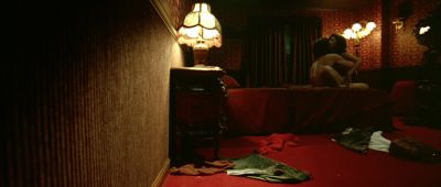 Still from Oldboy (2003) that has been tagged with: practical lamp