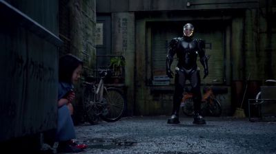 Still from Pacific Rim (2013) that has been tagged with: exterior & dark alley