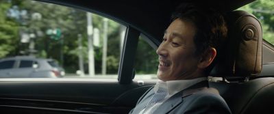 Still from Parasite (2019) that has been tagged with: backseat & clean single & car