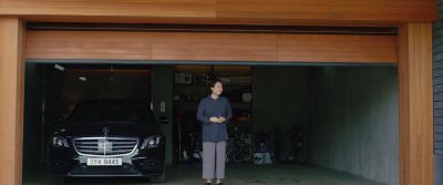Still from Parasite (2019) that has been tagged with: car & garage