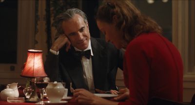 Still from Phantom Thread (2017) that has been tagged with: eating