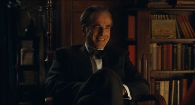 Still from Phantom Thread (2017) that has been tagged with: historical & library & clean single