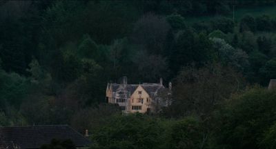 Still from Phantom Thread (2017) that has been tagged with: historical & establishing shot & day