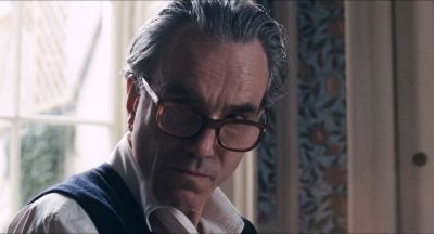 Still from Phantom Thread (2017) that has been tagged with: historical
