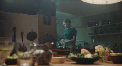 Still from Phantom Thread (2017) that has been tagged with: cooking