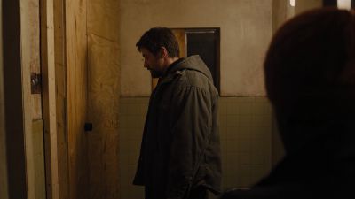 Still from Prisoners (2013) that has been tagged with: over-the-shoulder & interior & medium wide