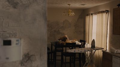 Still from Prisoners (2013) that has been tagged with: dining room