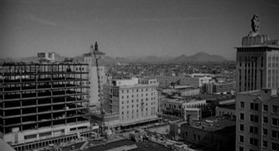 Still from Psycho (1960) that has been tagged with: black and white & establishing shot