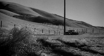Still from Psycho (1960) that has been tagged with: establishing shot & black and white & wide shot