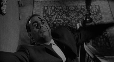 Still from Psycho (1960) that has been tagged with: murder & medium close-up